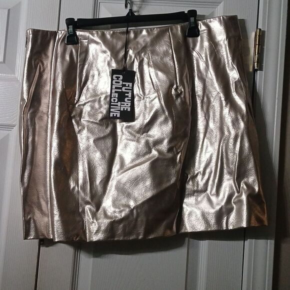 Future Collective faux leather champagne color mini skirt Sz XXL NWT - Picture 5 of 7